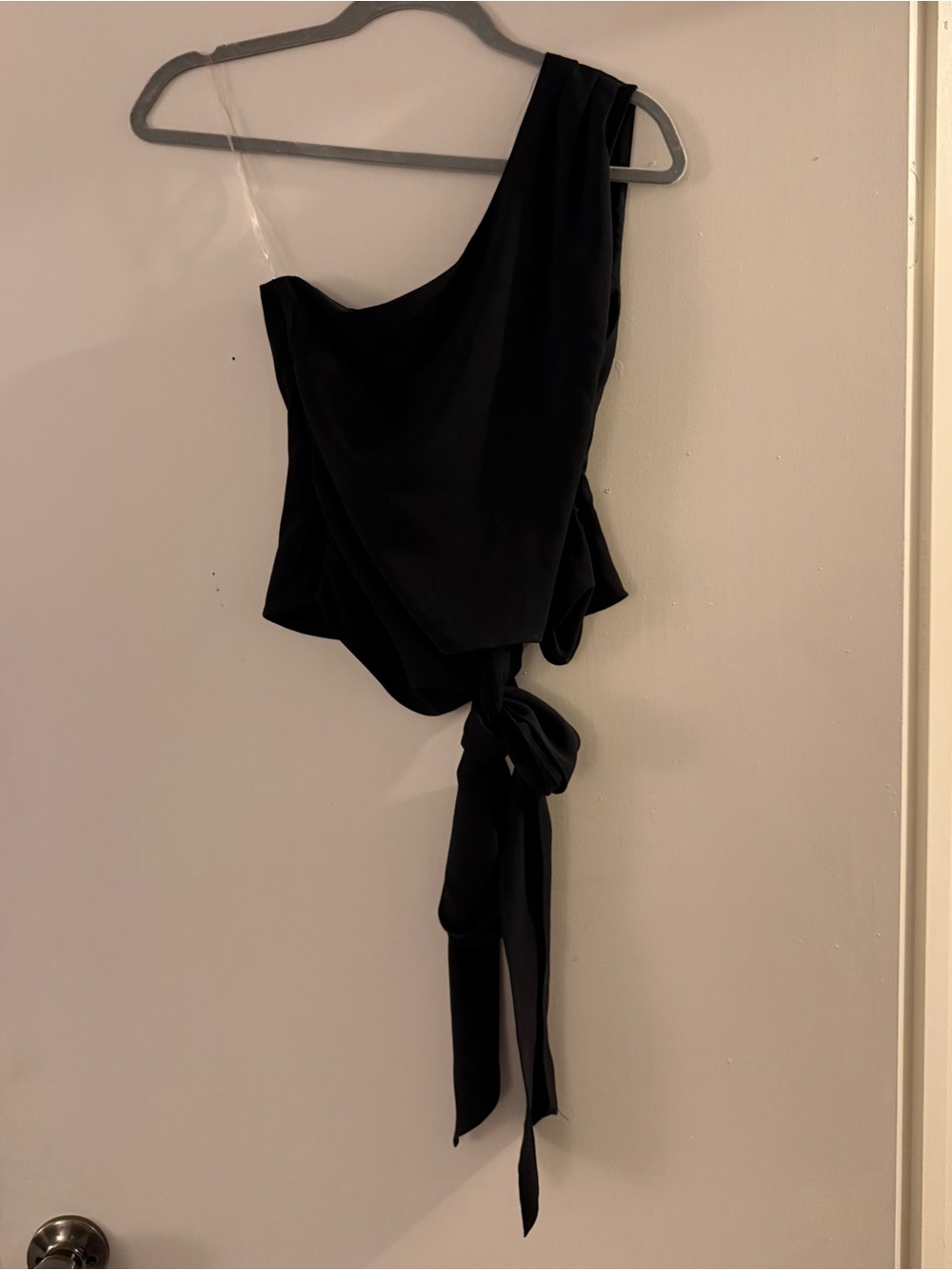 DO+BE Black One-Shoulder Tie-Waist Top